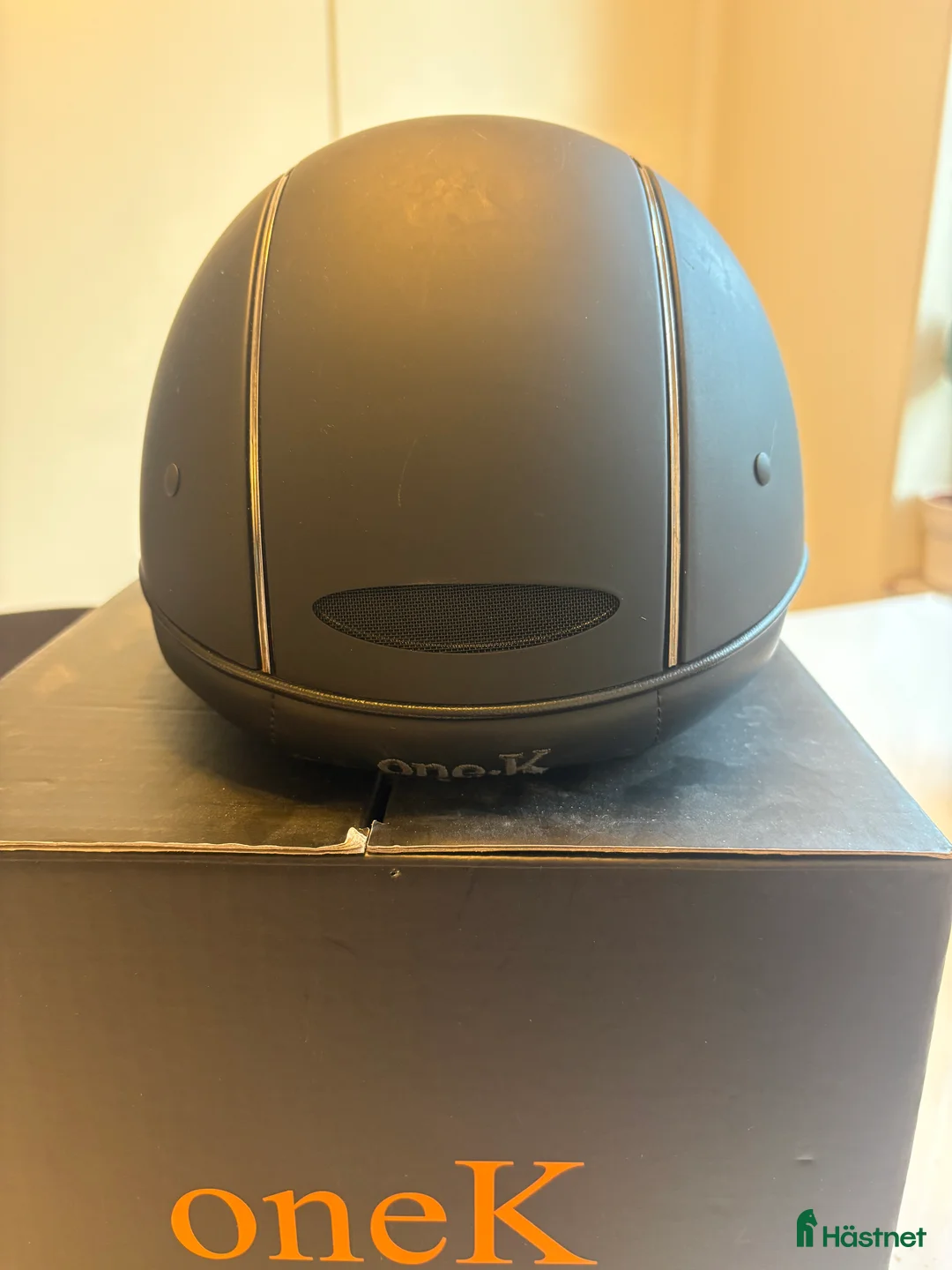 Hjälmar ryttarutrustning till salu: Onek ridhjälm med mips och solskärm - Annons 2