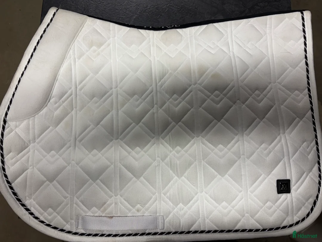 Schabrak & Vojlockar hästutrustning till salu: Stilrena och bekväma hästschabrak  - Annons 6