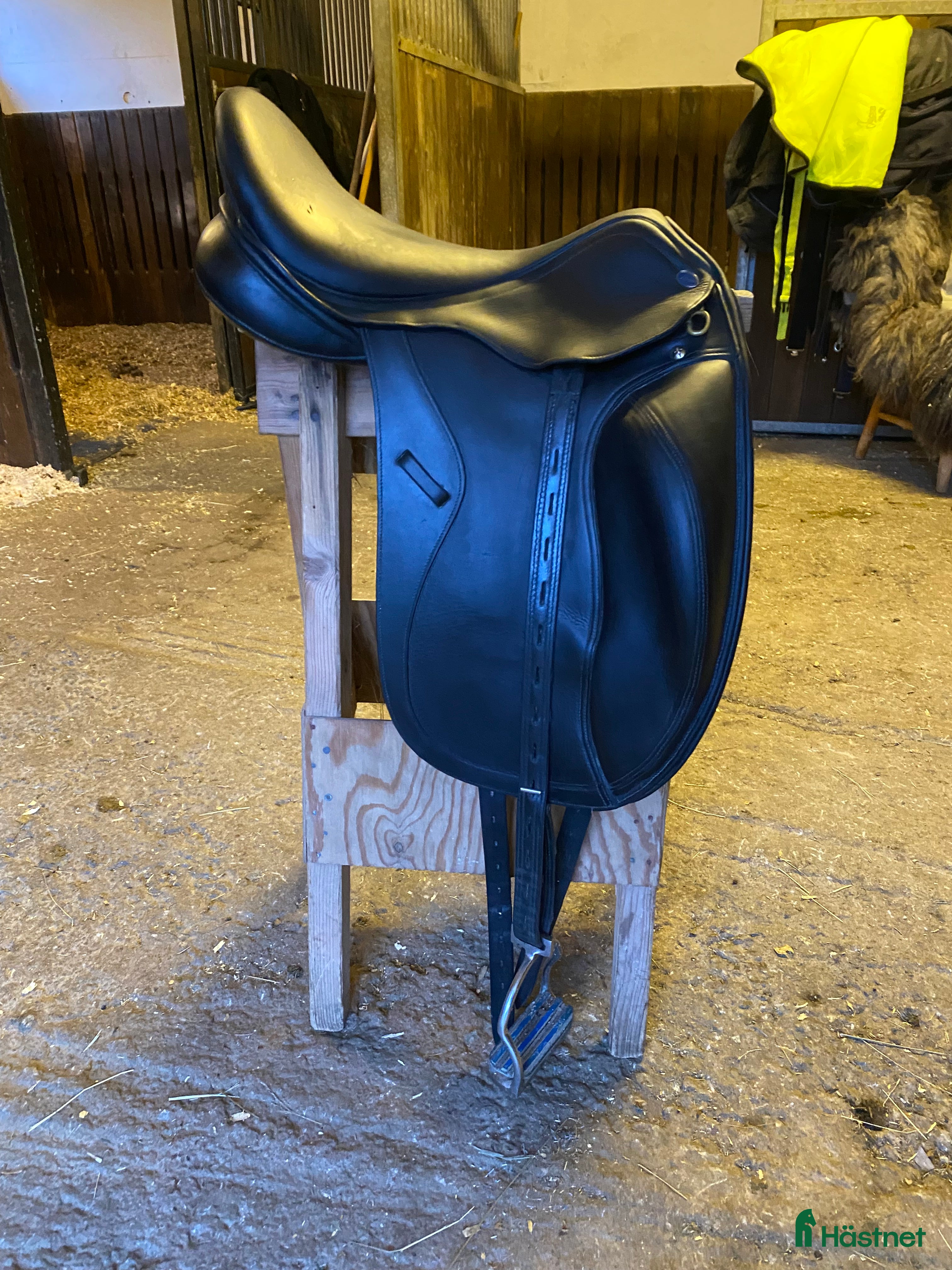 Sadlar hästutrustning till salu: Lippo integro  i Fagersta - Annons 1