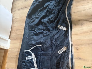 Täcken hästutrustning till salu i Vårgårda - Annons 1