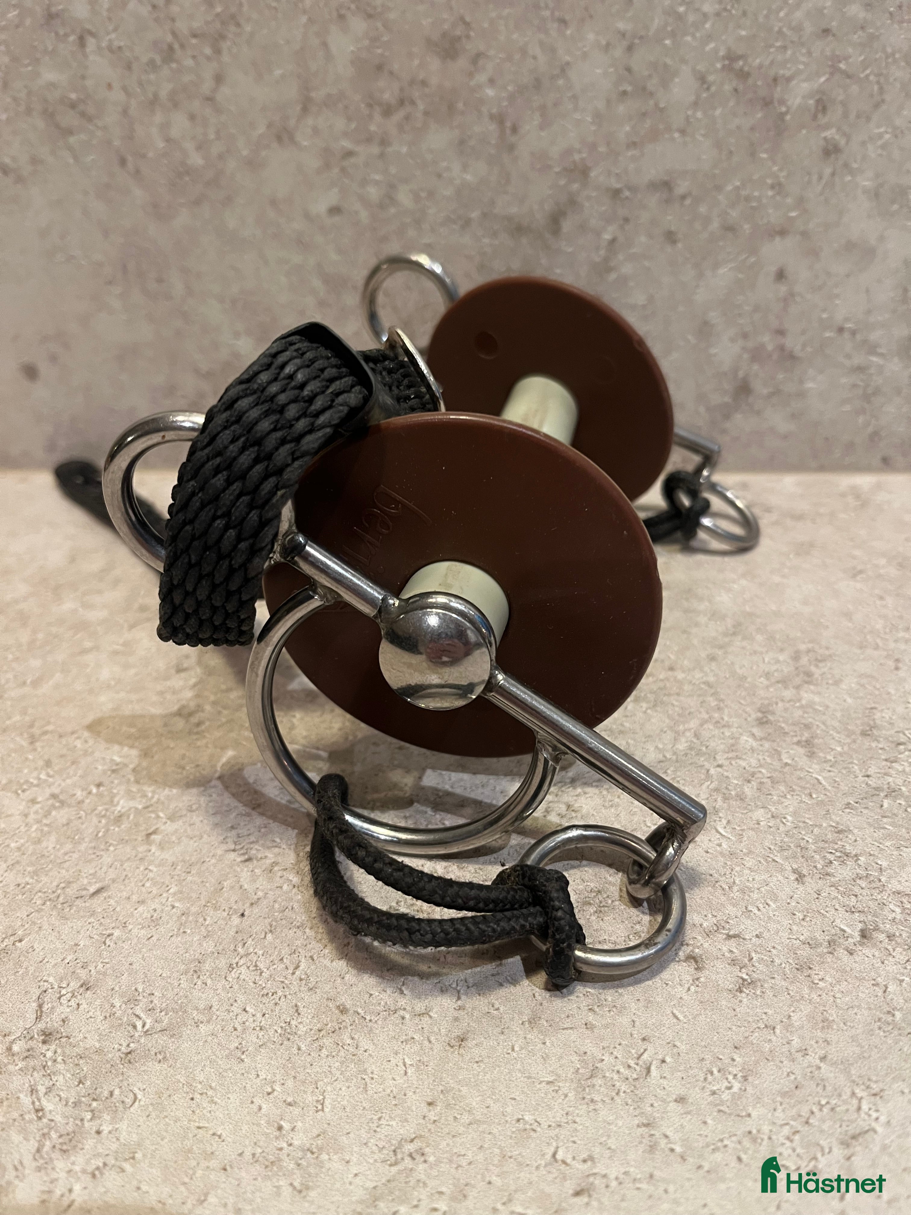 Bett hästutrustning till salu: Beris flippanbett i Allerum - Annons 18