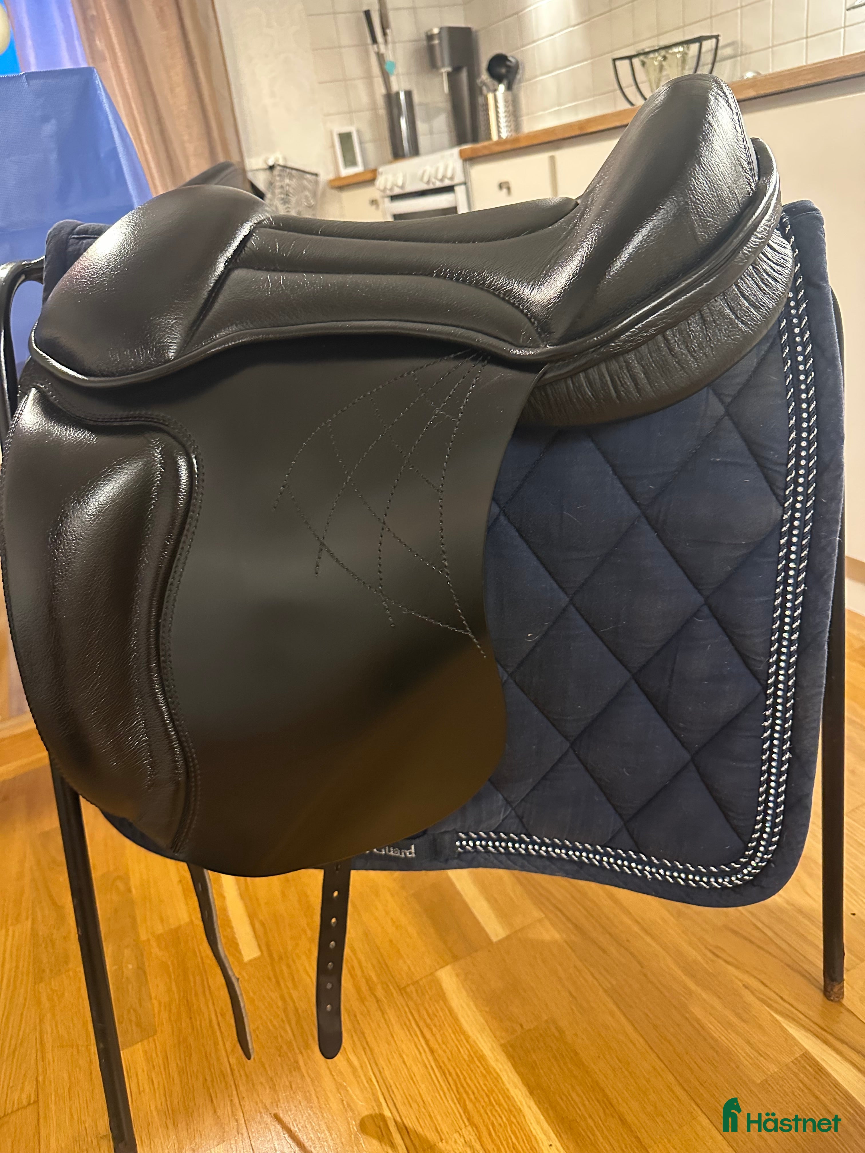 Sadlar hästutrustning Bomfri dresyrsadel i Nyskick  i Fagersta - Annons 15