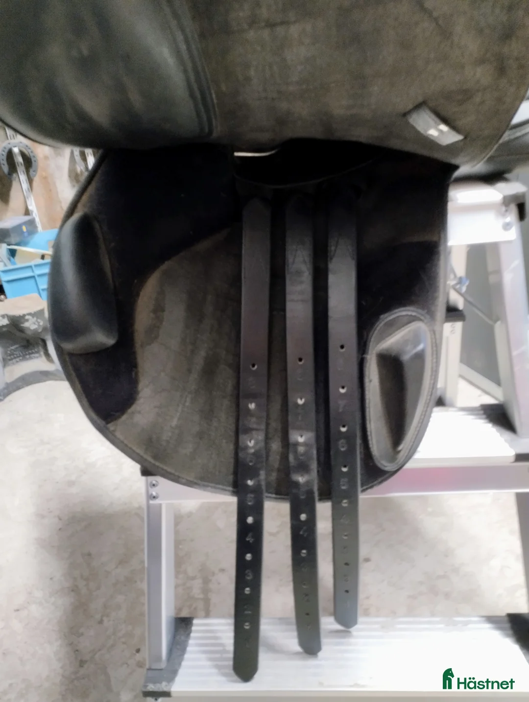 Sadlar hästutrustning till salu: Wintec flatback 17". Bvsa. - Annons 2