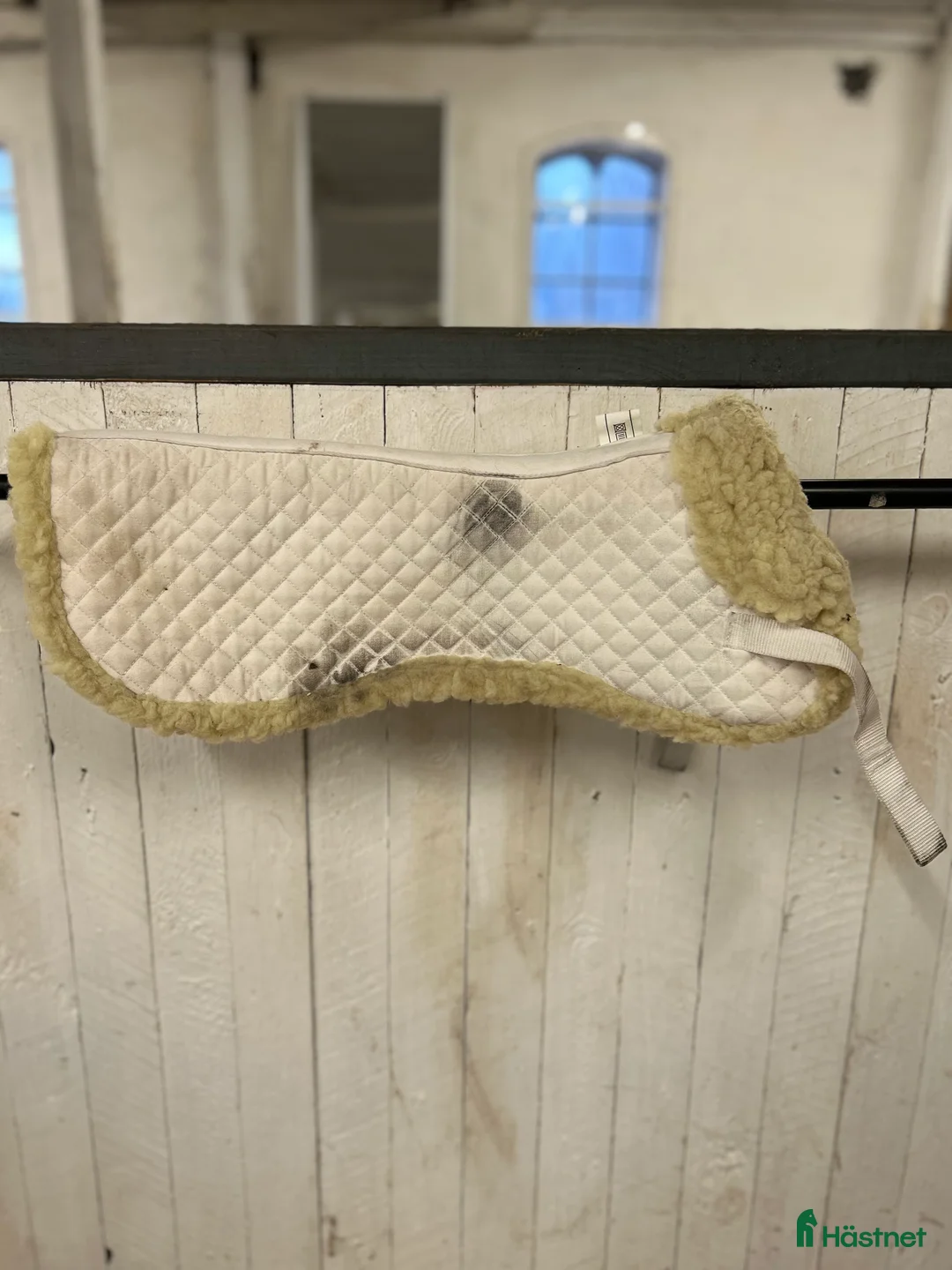 Sadeltillbehör hästutrustning till salu: Fårskinnspad, mattes liknande  i Trelleborg - Annons 2