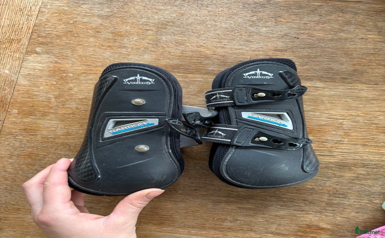 Benskydd hästutrustning till salu i Uppsala - Annons 17