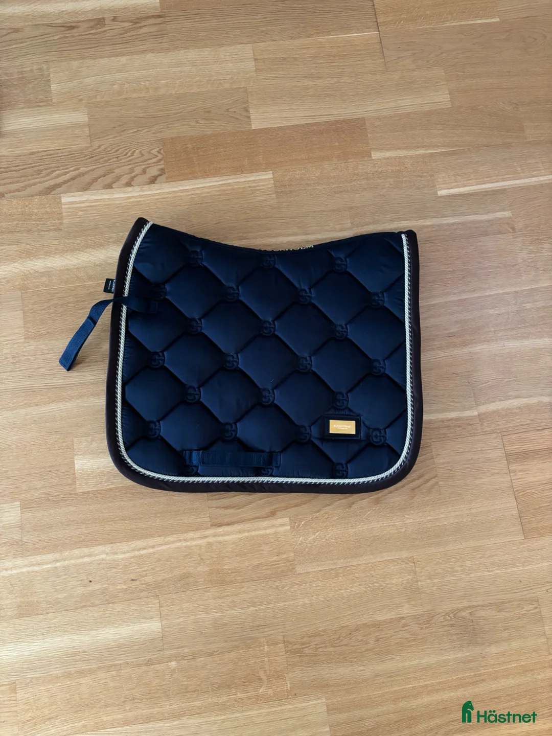 Schabrak & Vojlockar hästutrustning till salu: Equastrian Stockholm Dressyr Schabrak - Annons 1