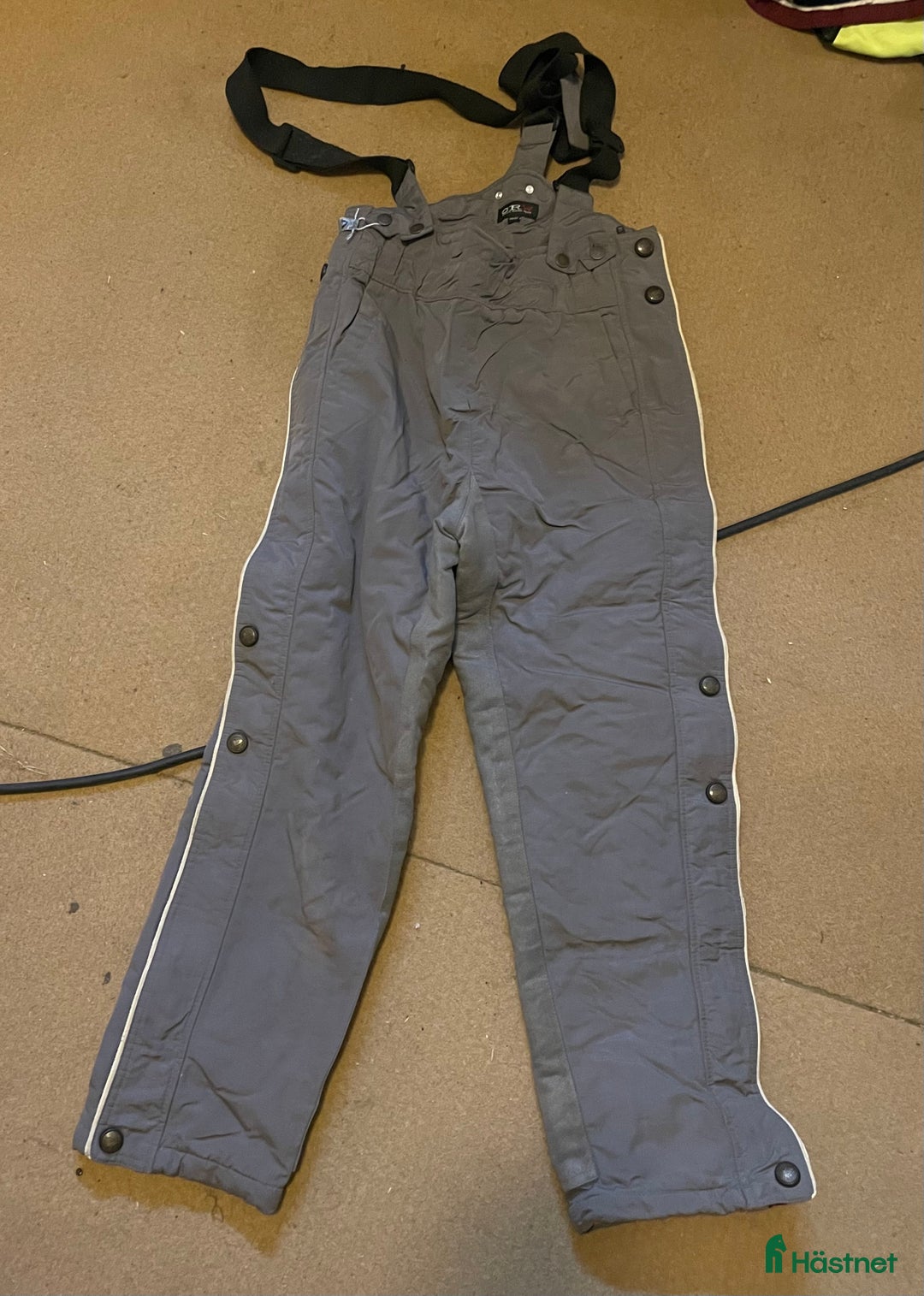 Övrigt Ridkläder ryttarutrustning till salu: Överdragsbyxor ridning  i Vallberga - Annons 1