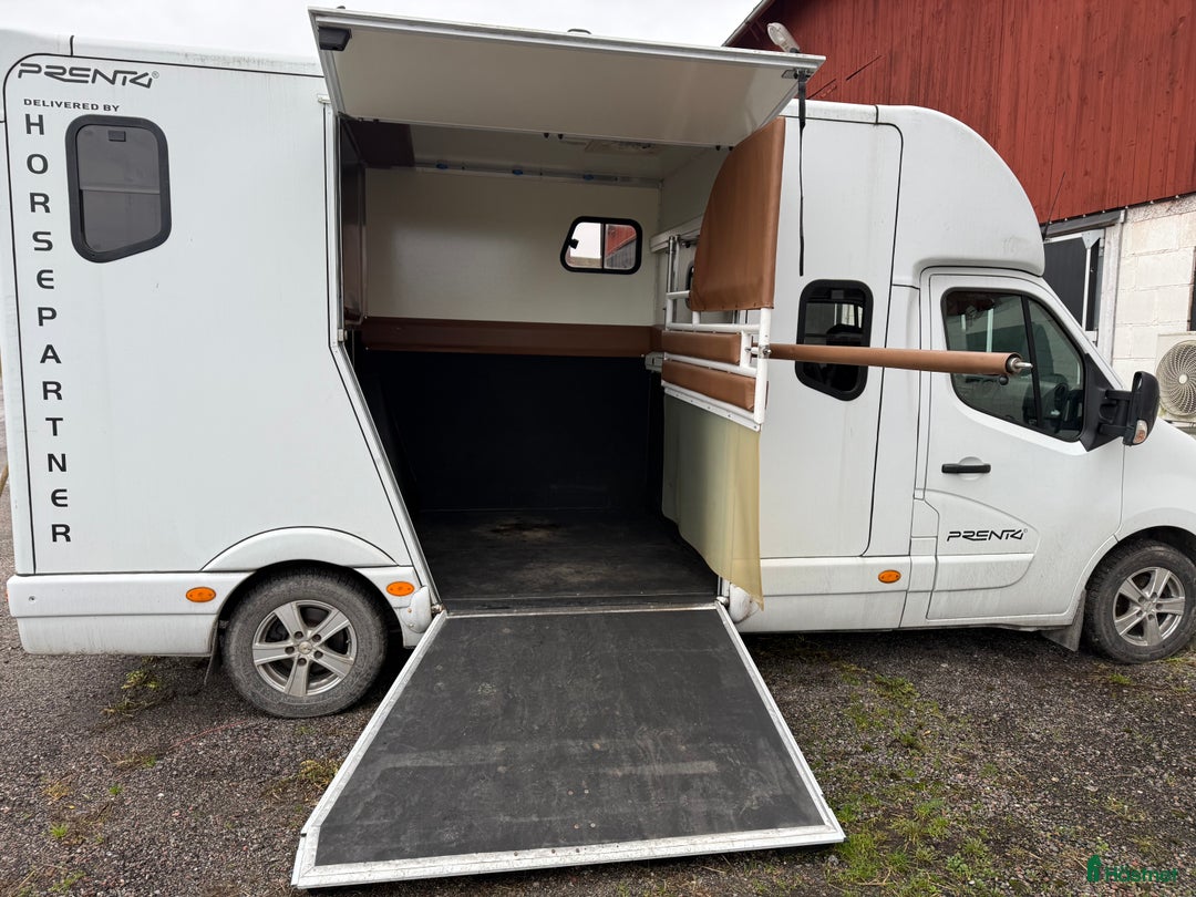 Hästlastbilar  fordon & transport till salu: Hästbuss B-kort i Lidingö - Annons 5