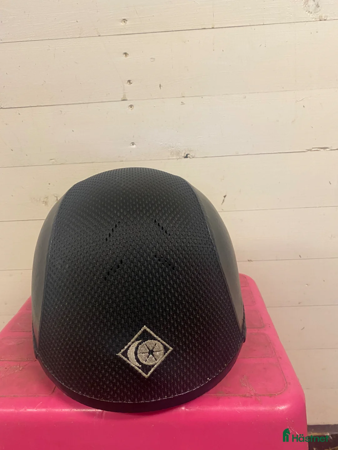 Hjälmar ryttarutrustning till salu: Charles owen sp8 plus  i Oskarshamn - Annons 2