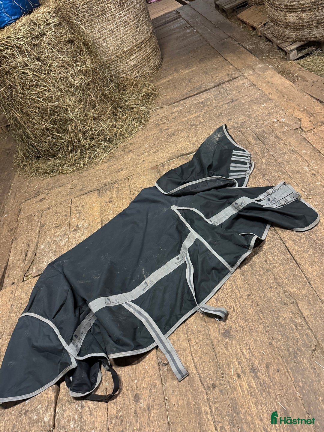 Täcken hästutrustning till salu: Halstäcke 155 i Falun - Annons 1