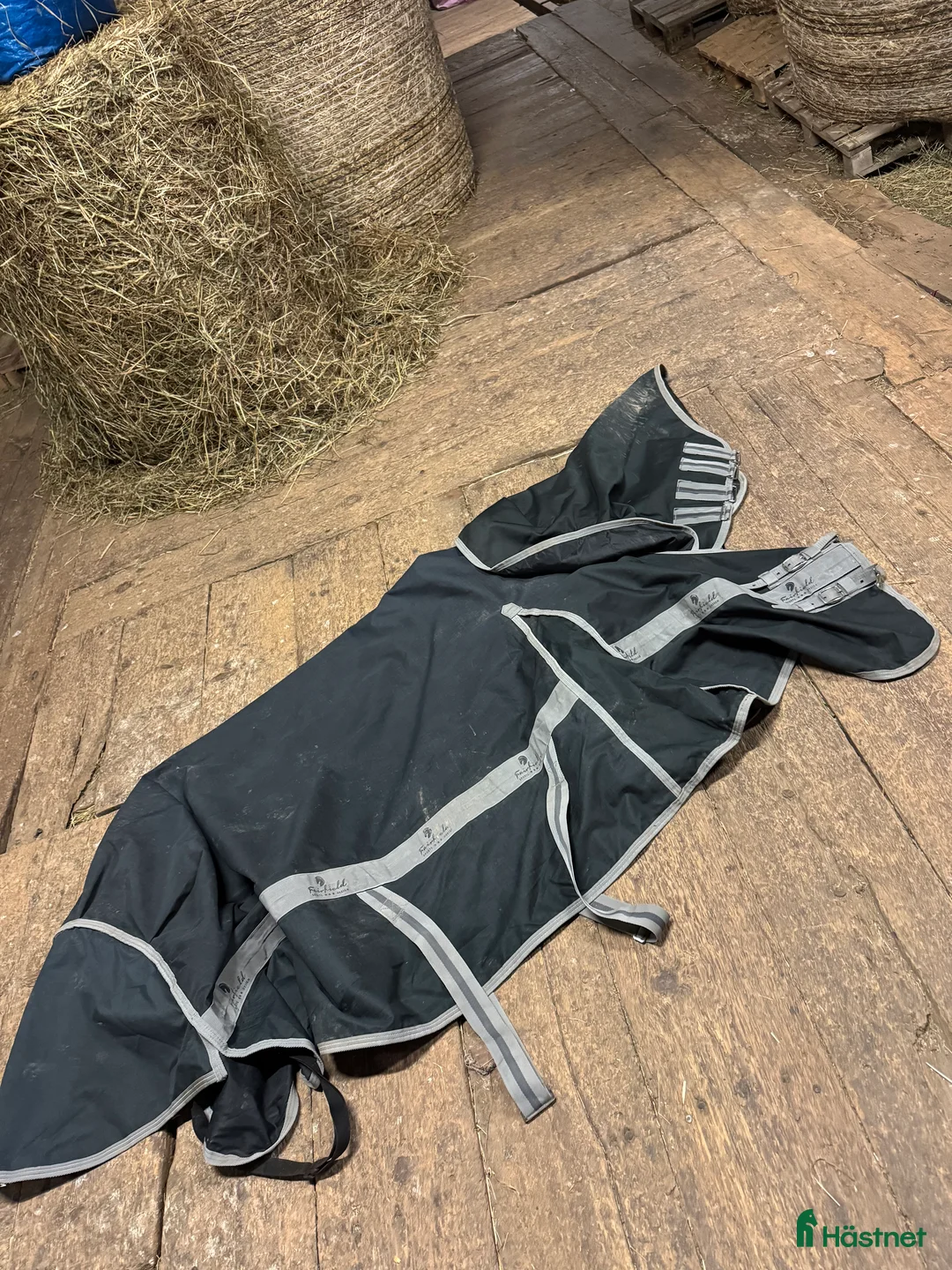 Täcken hästutrustning till salu: Halstäcke 155 i Falun - Annons 1