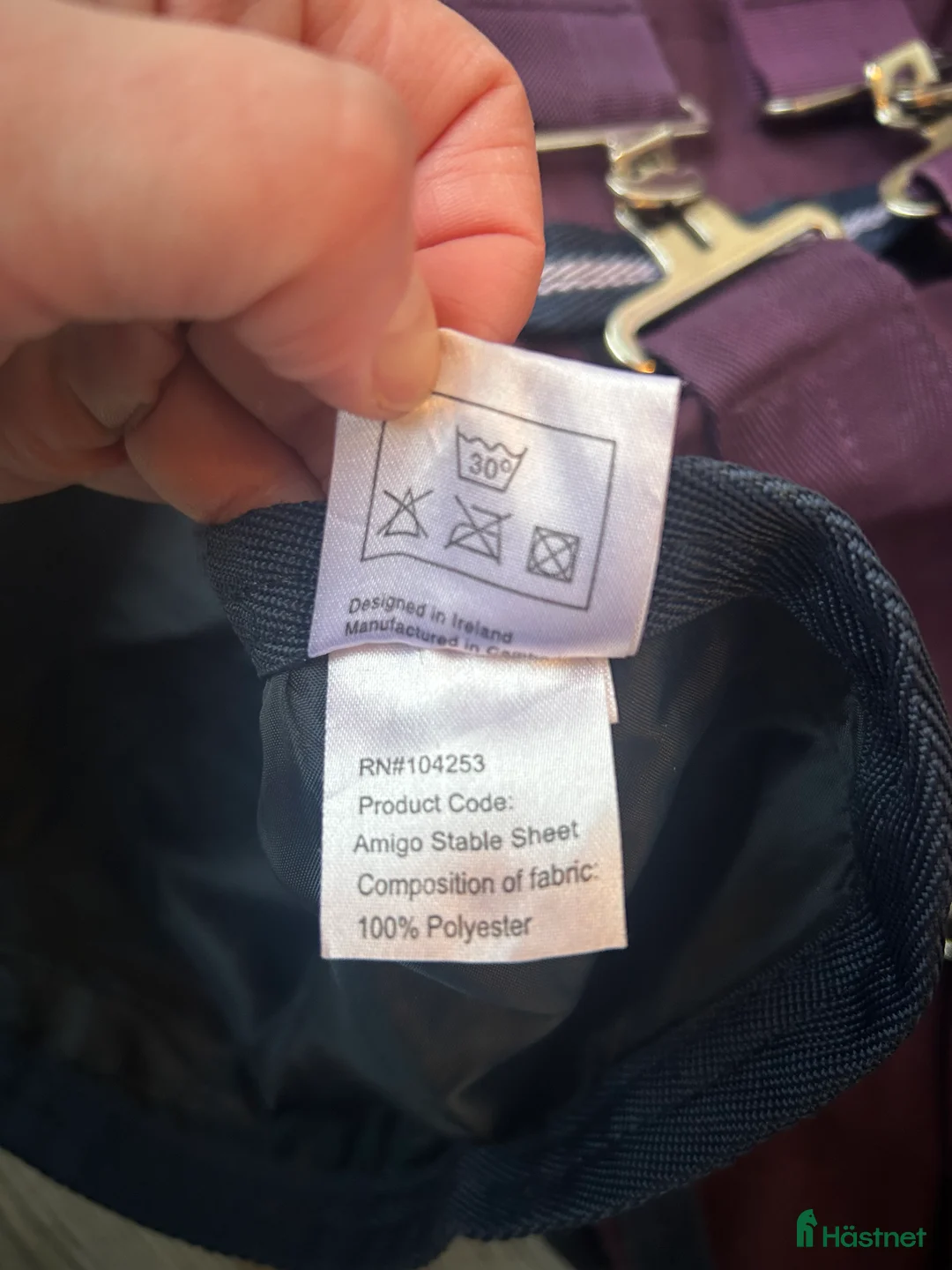 Täcken hästutrustning till salu: Amigo stalltäcke. Nytt i Munkedal - Annons 4