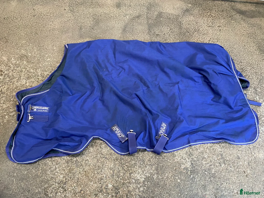 Täcken hästutrustning till salu: Stalltäcke - Annons 1