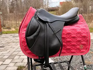 Sadlar hästutrustning Härlig hoppsadel med mycket stöd - Annons 6