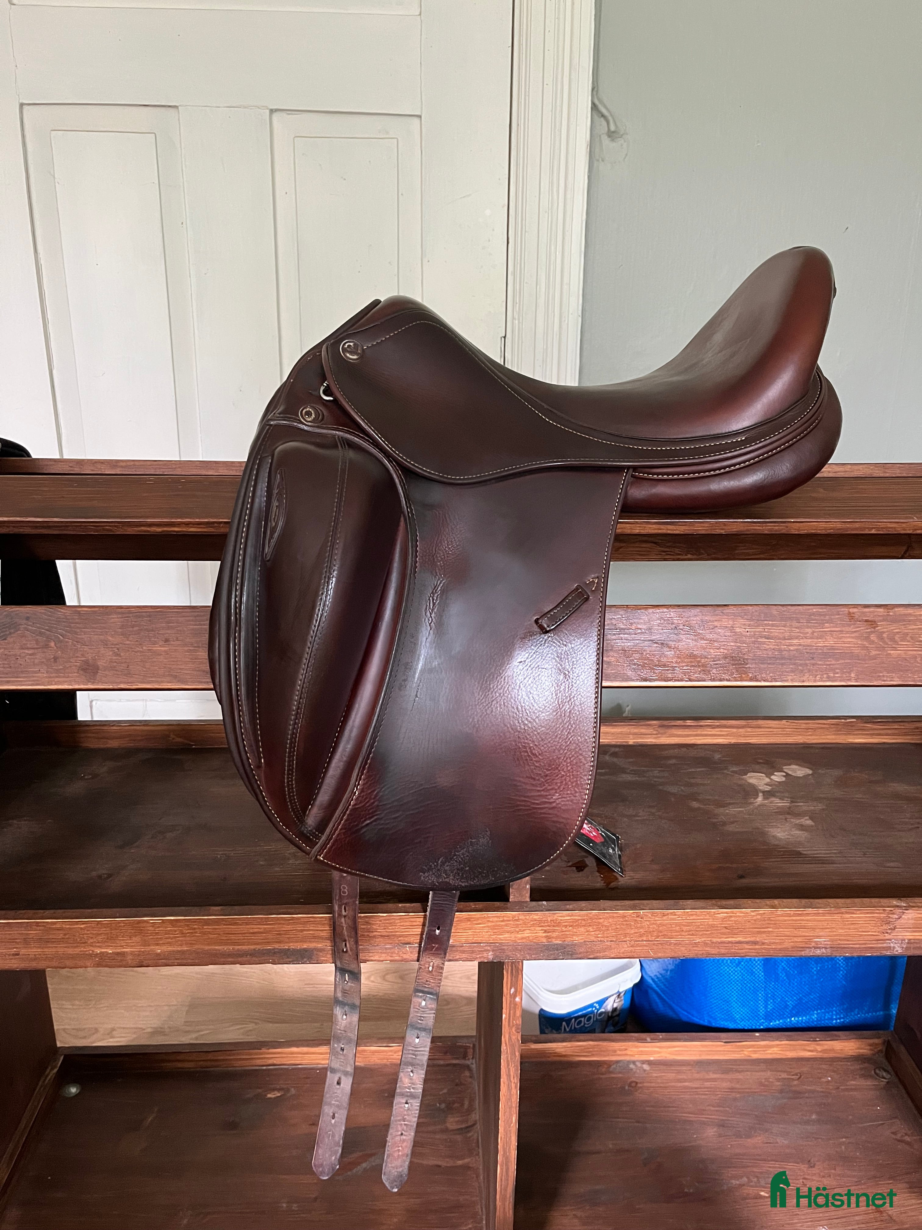 Sadlar hästutrustning till salu: X-Helen dressysadel 16,5 i Stockholm - Annons 9