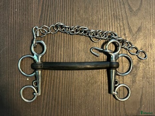 Bett hästutrustning till salu: Gummipelham 12,5 cm nyskick i Segmon - Annons 24