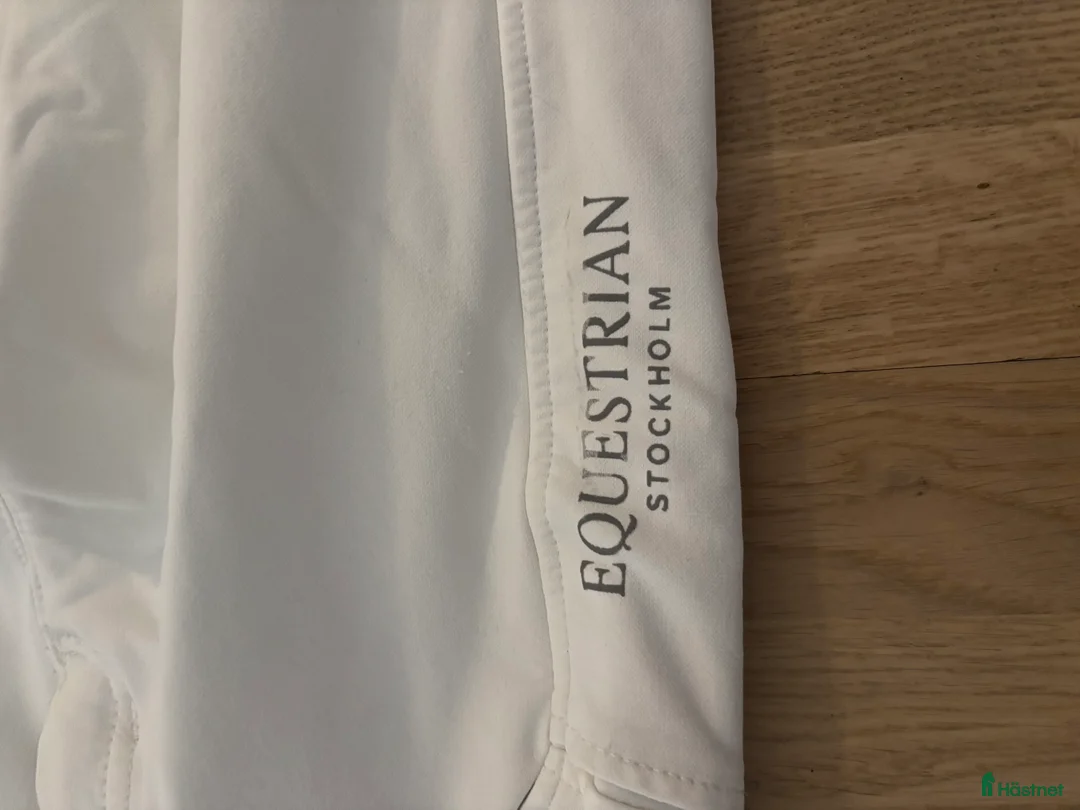 Ridbyxor ryttarutrustning till salu: Vita Equestrianstockholm ridbyxor  i Markaryd - Annons 2