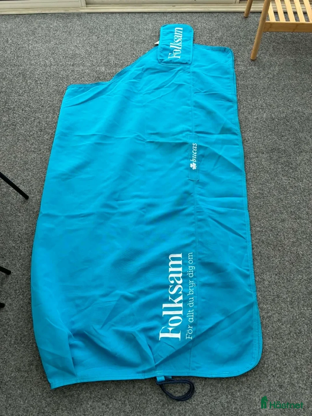 Täcken hästutrustning till salu: Bucas Folksam Panel Cooler 125 turkost svettäcke - Annons 1