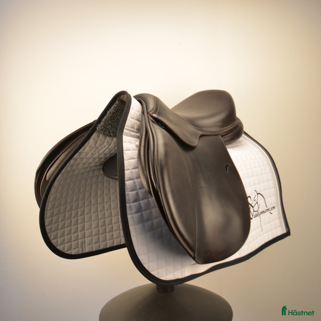 Sadlar hästutrustning till salu: Antares Signature Jumping i Sparsör - Annons 3