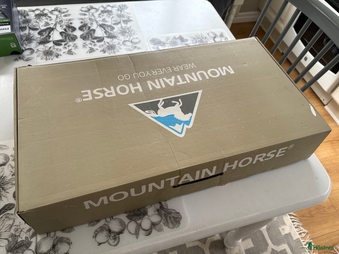 Ridstövlar ryttarutrustning till salu: Ridstövlar Mountain Horse storlek 40 i Jämjö - Annons 5