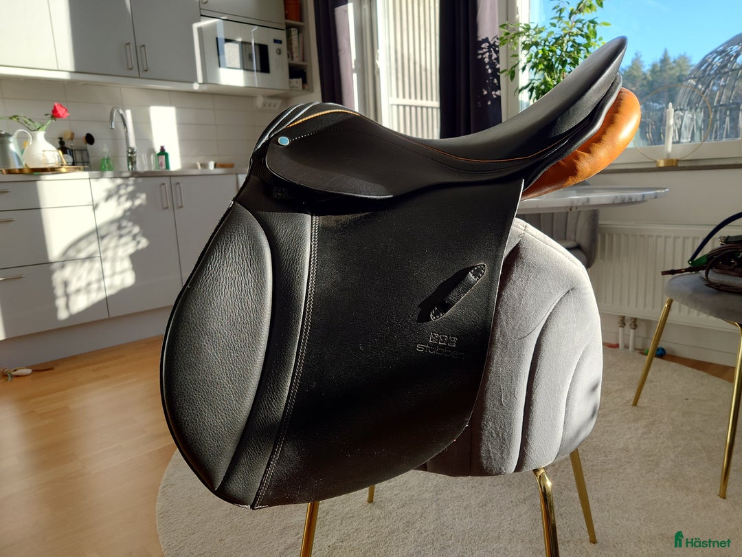 Sadlar hästutrustning till salu: Stübben Siegfried VSD DL 17# 32 i Kungsängen - Annons 2