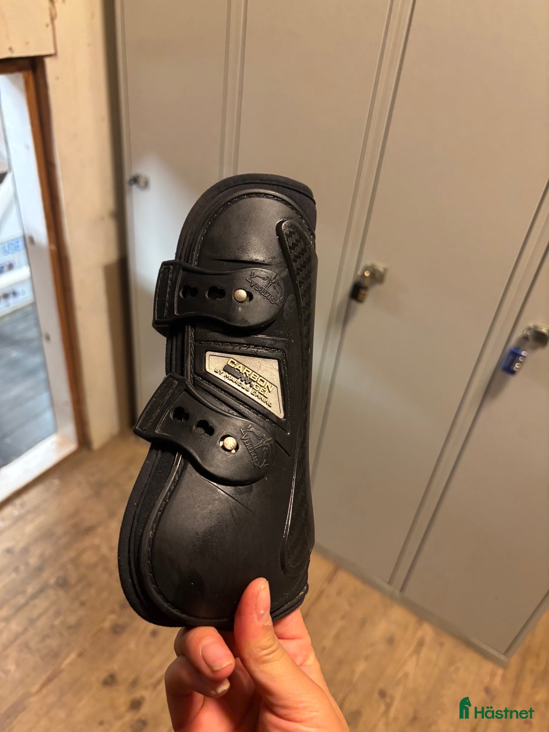 Benskydd hästutrustning till salu: Svara veredus skydd  i Saltsjö-Boo - Annons 6