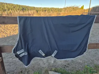 Täcken hästutrustning till salu: Amigo jersey cooler - Annons 2