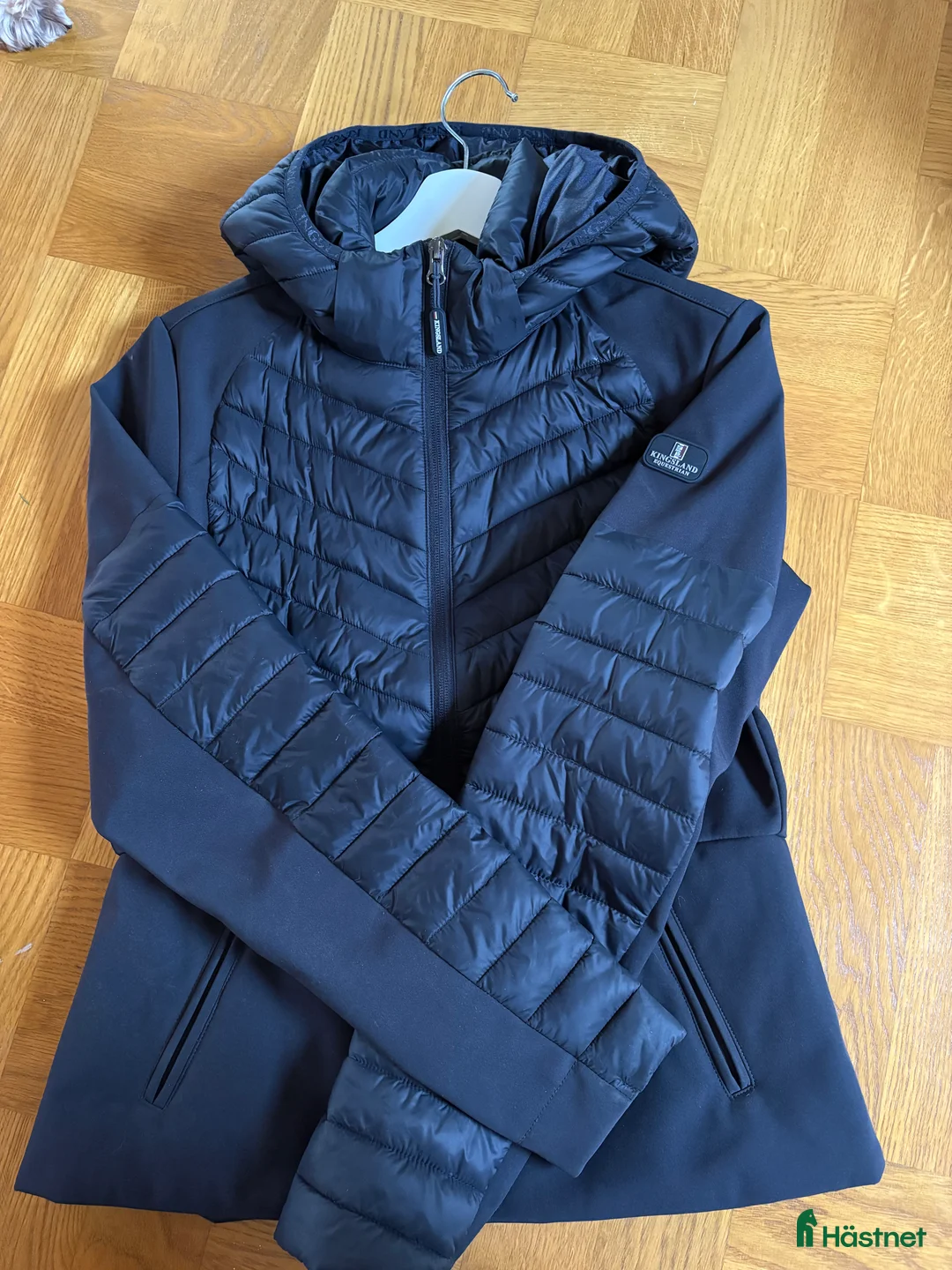 Jackor & Kavajer ryttarutrustning till salu: Kingsland hybrid jacka  i Eskilstuna - Annons 1