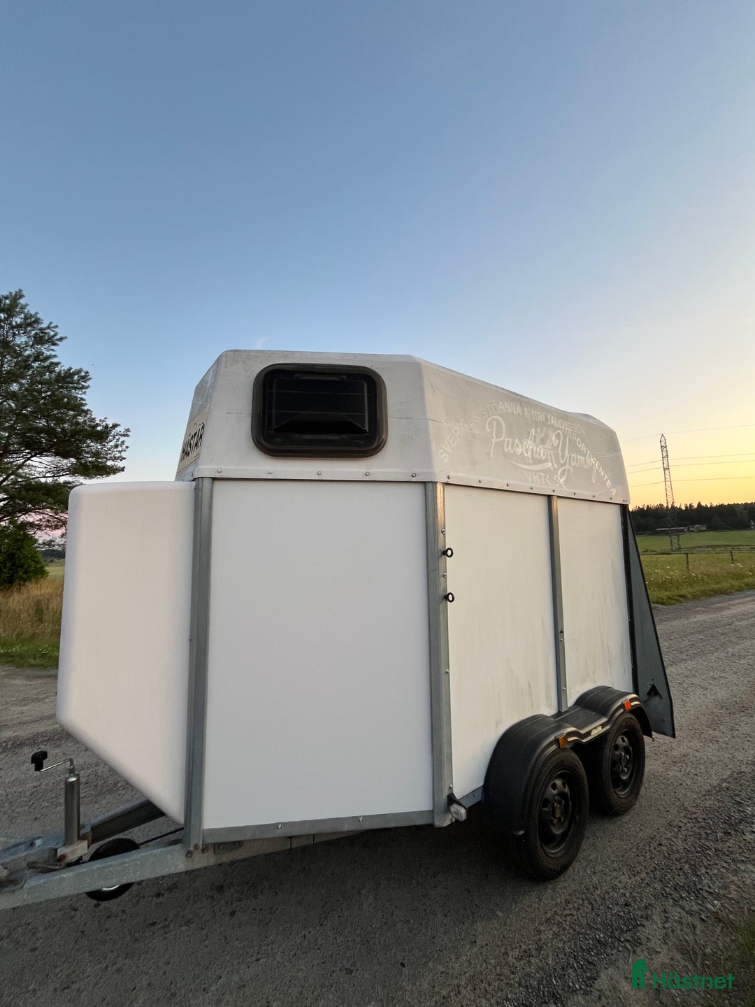 Hästtransporter  fordon & transport till salu: 570kg lastvikt B-kort nyrenoverad sadelkammare i Nygård - Bild 9