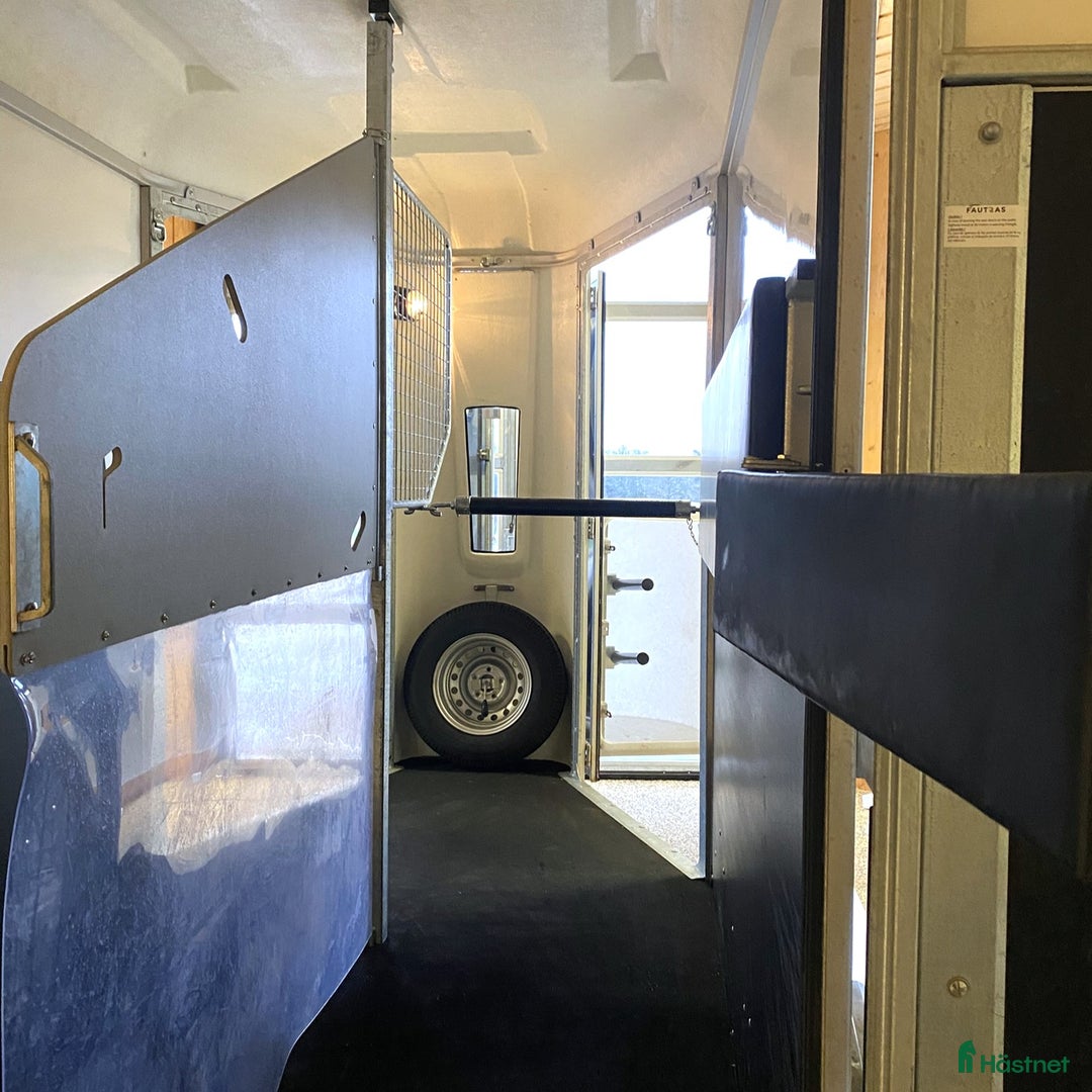 Hästtransporter  fordon & transport till salu: Promax med AidSystem och sadelskåp i Kvicksund - Annons 13