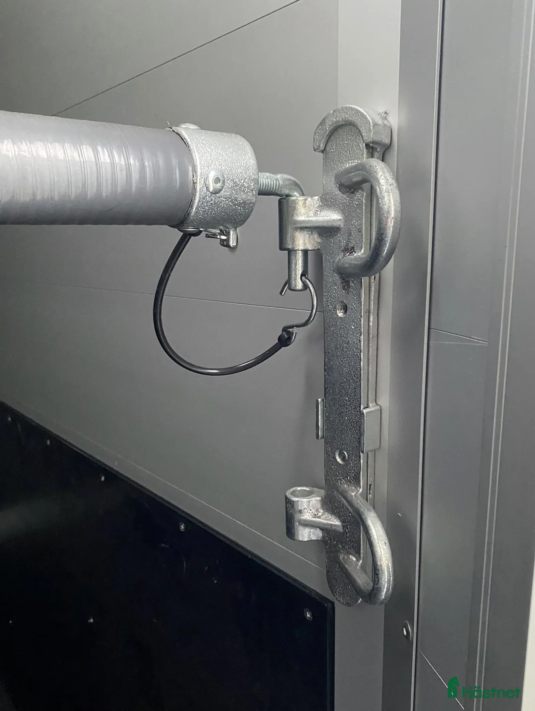 Hästtransporter  fordon & transport till salu: Henra 1,5-hästars med hög lastvikt i Kvicksund - Annons 6