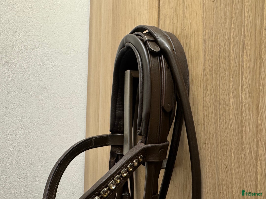 Träns hästutrustning till salu: Vackert dressyrträns i Kareby - Annons 2