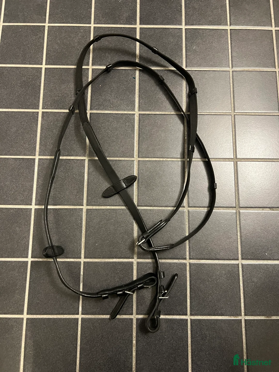 Övrig Hästutrustning hästutrustning till salu: Gummivävtyglar svarta i Göteborg - Annons 1