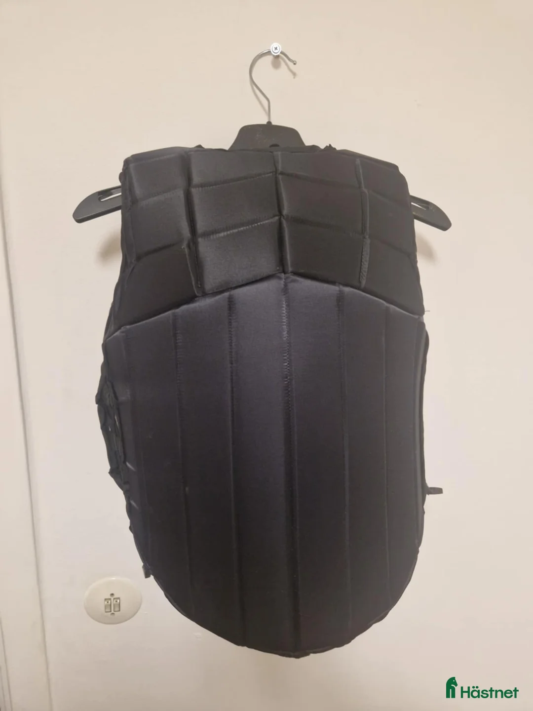 Säkerhetsvästar ryttarutrustning till salu: Race safe säkerhetsväst, childs x-large i Tranås - Annons 2