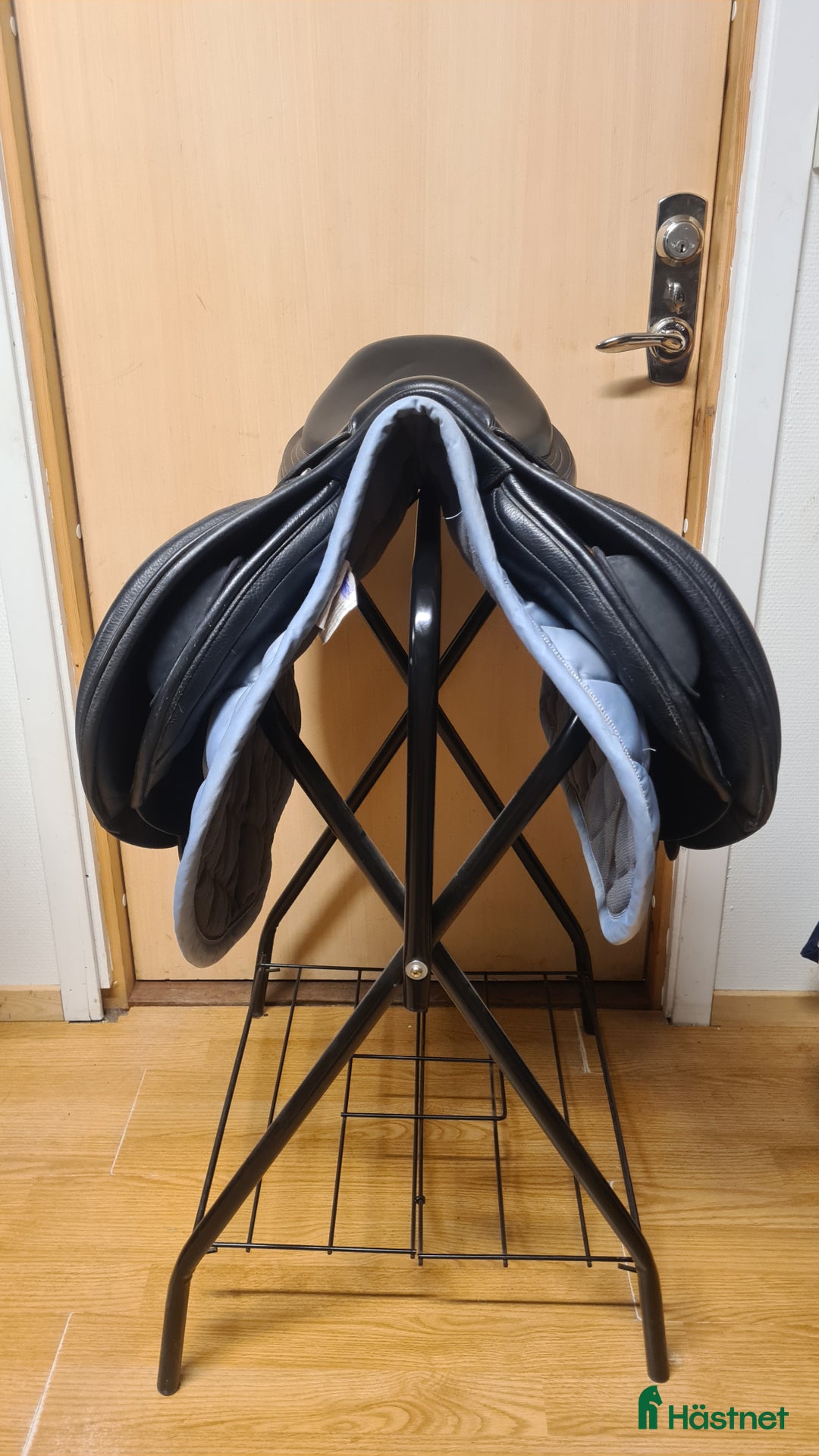 Sadlar hästutrustning till salu: Bates Hunter Jumping i Hamneda - Annons 3