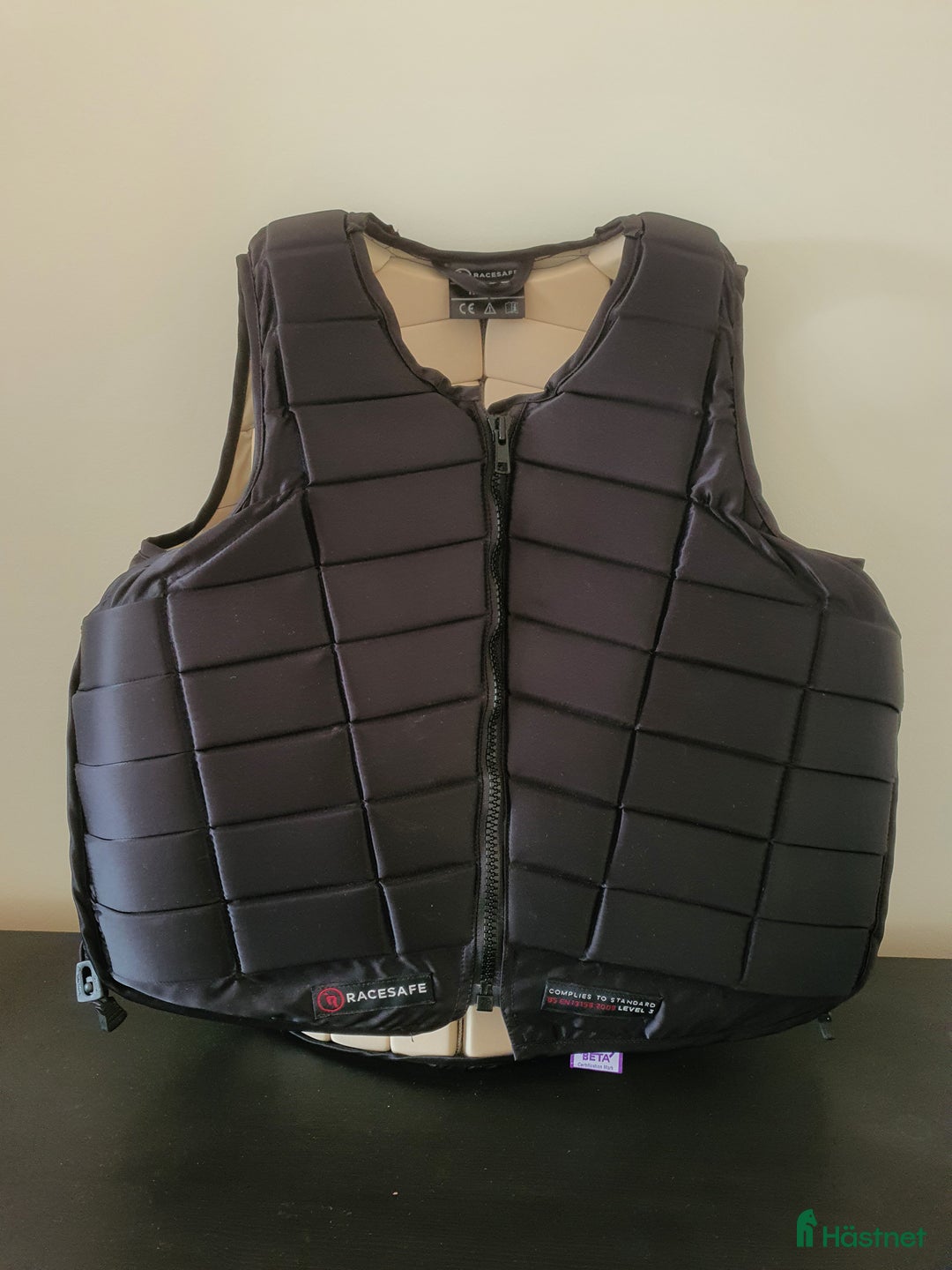 Säkerhetsvästar ryttarutrustning till salu: RaceSafe - RS2010, L/Reg i Skövde - Annons 1