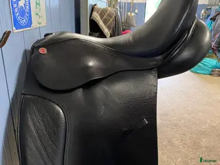 Sadlar hästutrustning Claridge House dressyrsadel i Örebro - Annons 3