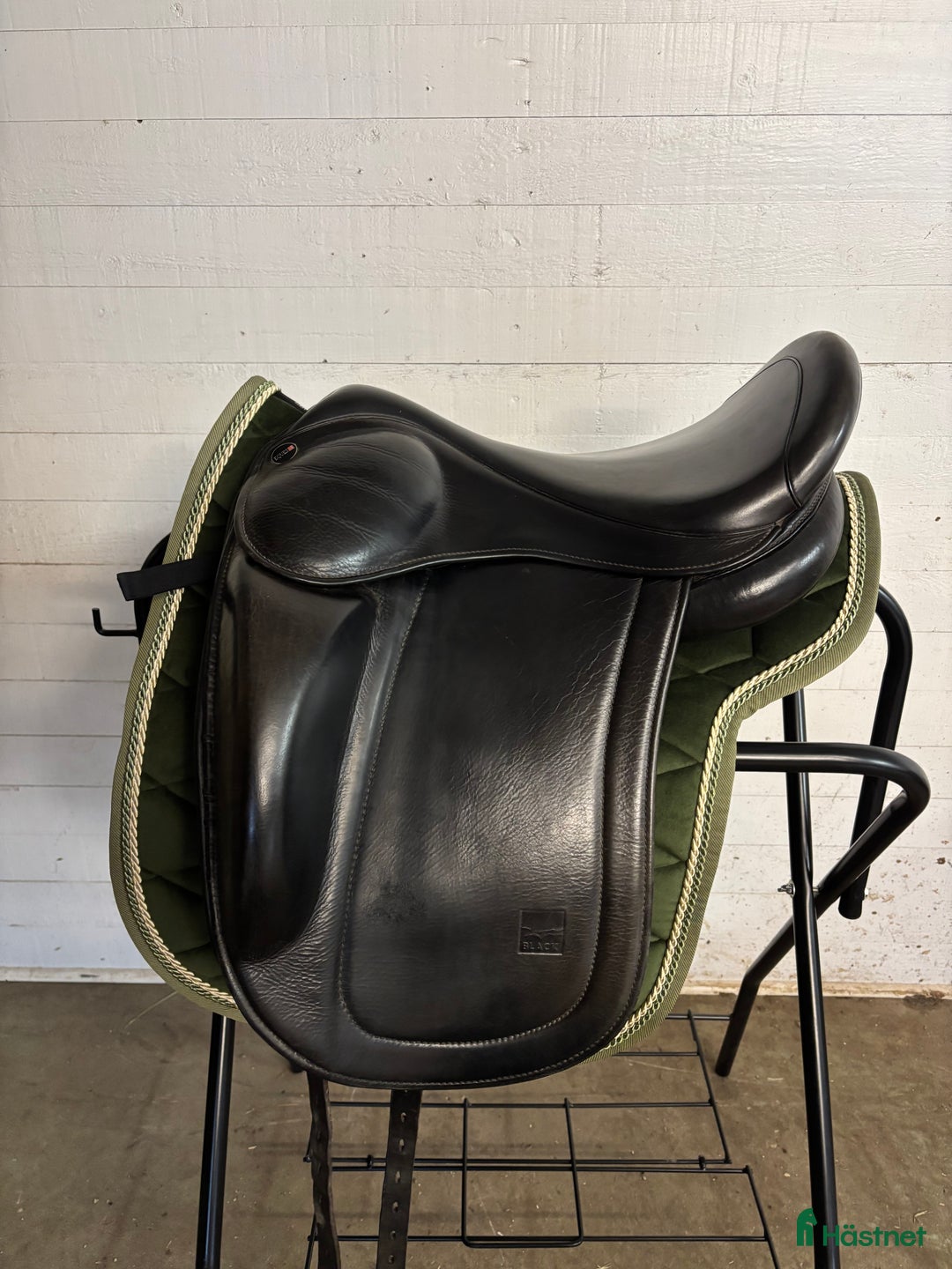 Sadlar hästutrustning till salu: Mängder med sadlar!  i Nossebro - Annons 4