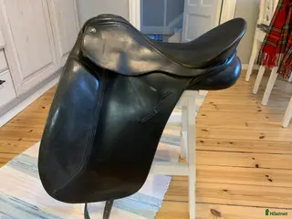Sadlar hästutrustning till salu: Bates Maestro i Nynäshamn - Annons 1