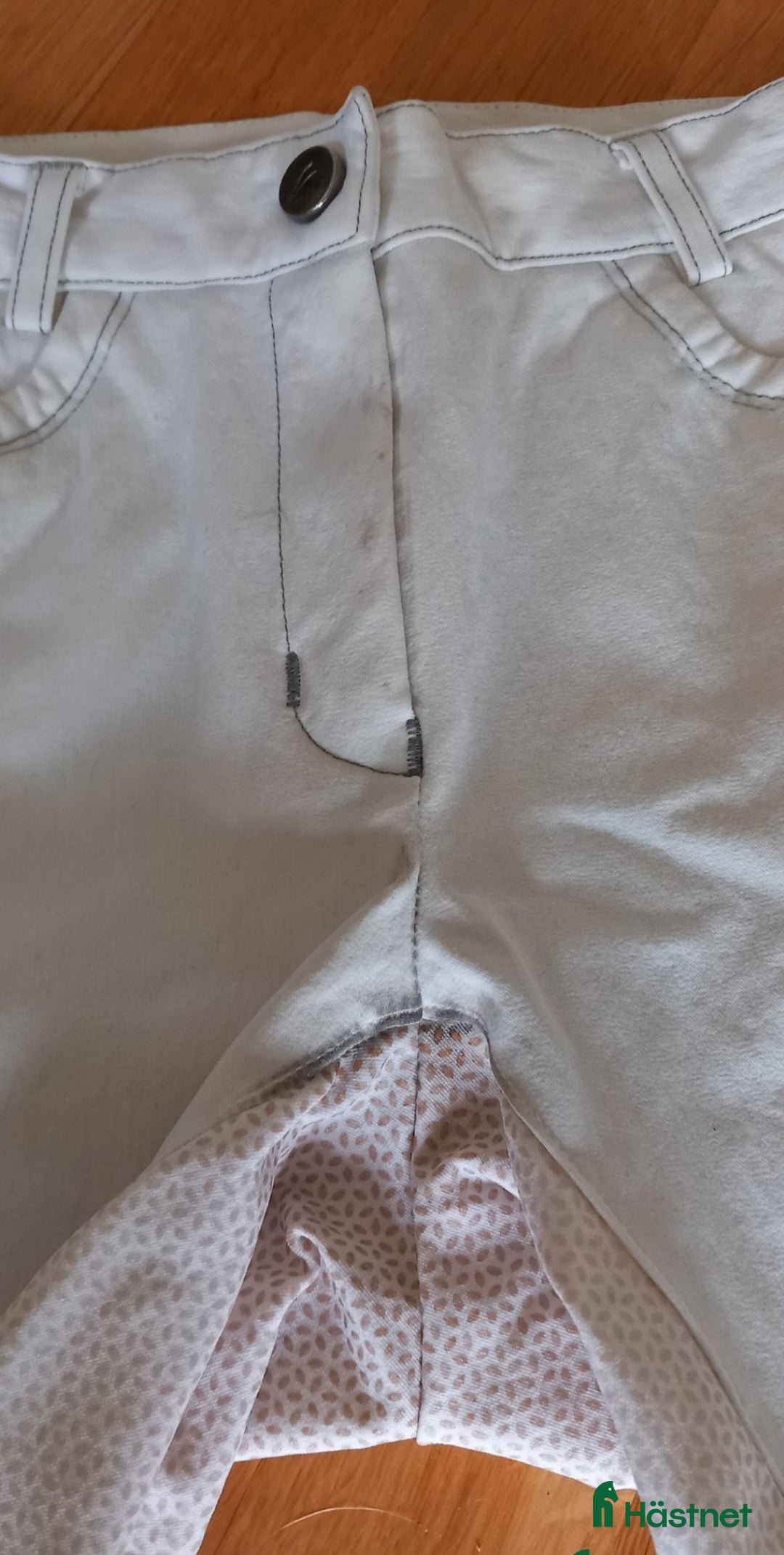 Ridbyxor ryttarutrustning till salu: Vita ridbyxor storlek 152  i Kalmar - Annons 3