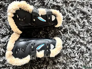 Benskydd hästutrustning Veredus skydd i Björklinge - Annons 2