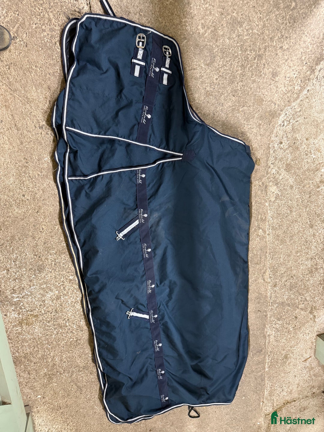 Täcken hästutrustning till salu: Blandade hästtäcken sto 160-165 i Nora - Annons 2