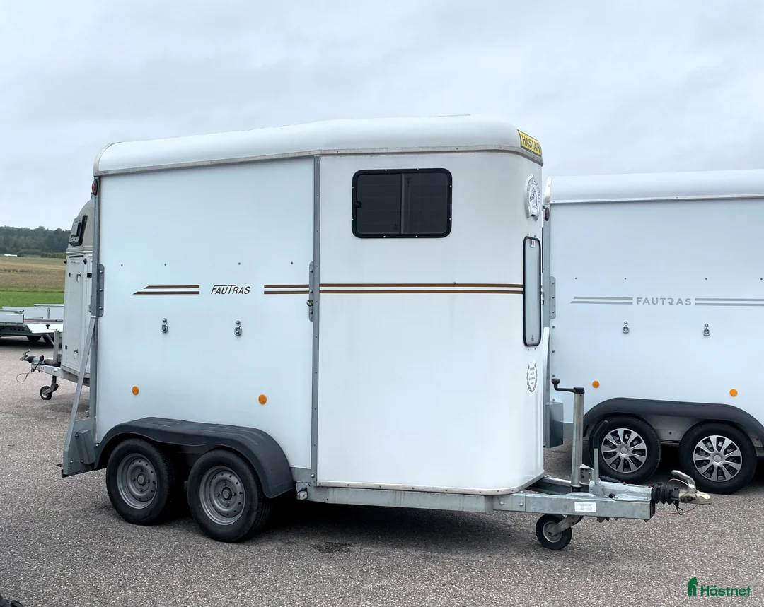 Hästtransporter  fordon & transport till salu: 1,5-hästars Fautras JMS med AidSystem o sadelskåp i Kvicksund - Annons 2