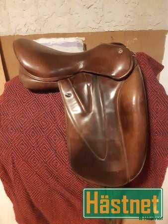 Sadlar hästutrustning till salu: Dressyrsadel från WOW med tillbehör i Katthammarsvik - Annons 3