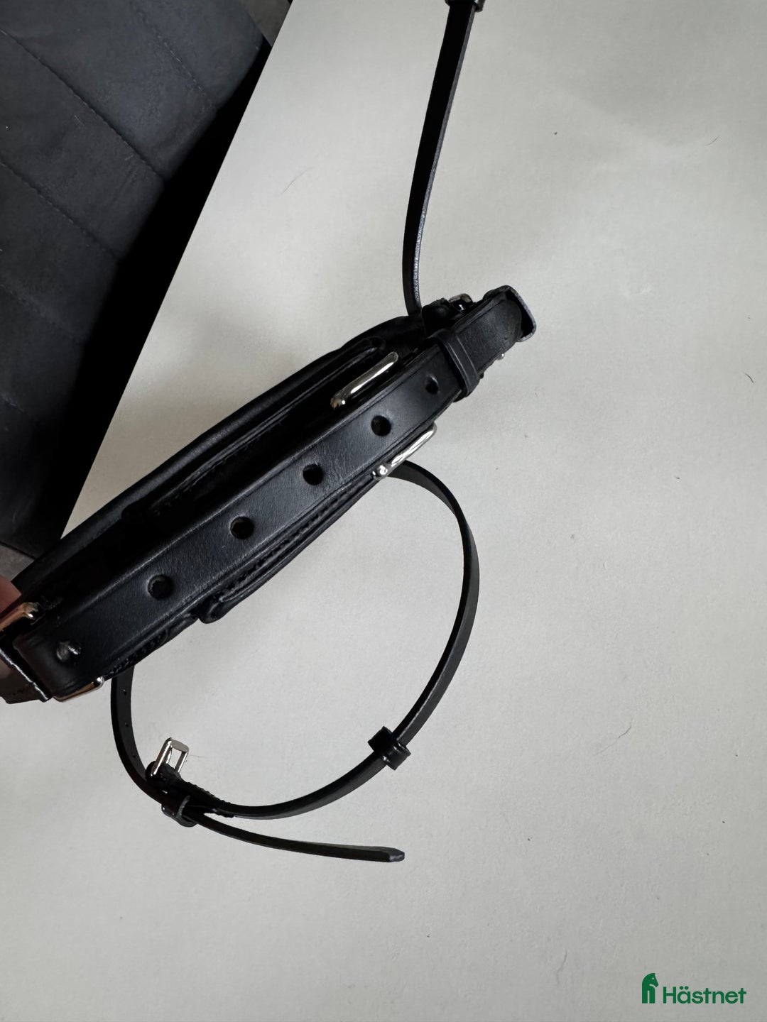 Träns hästutrustning till salu: Ny Otto Schumacher nosgrimma storlek 2 i Motala - Annons 2