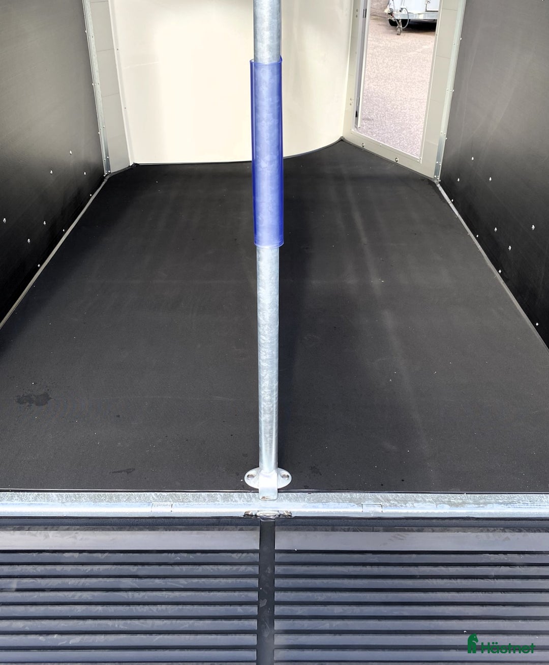 Hästtransporter  fordon & transport till salu: Tvåhästars Böckmann med sadelkammare i Kvicksund - Annons 14