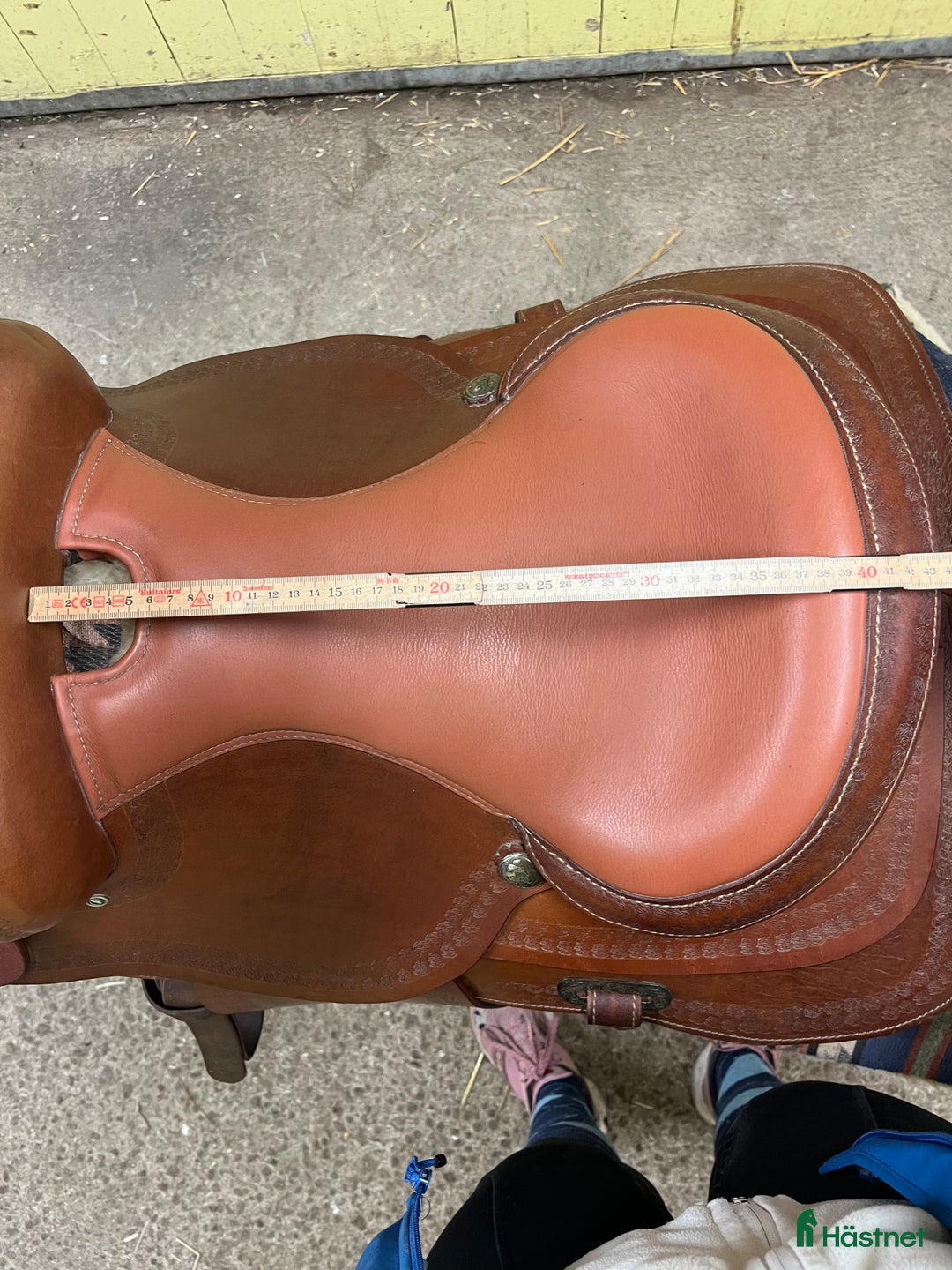 Sadlar hästutrustning till salu: Westernsadel inklusive padd säljes i Enköping - Annons 4