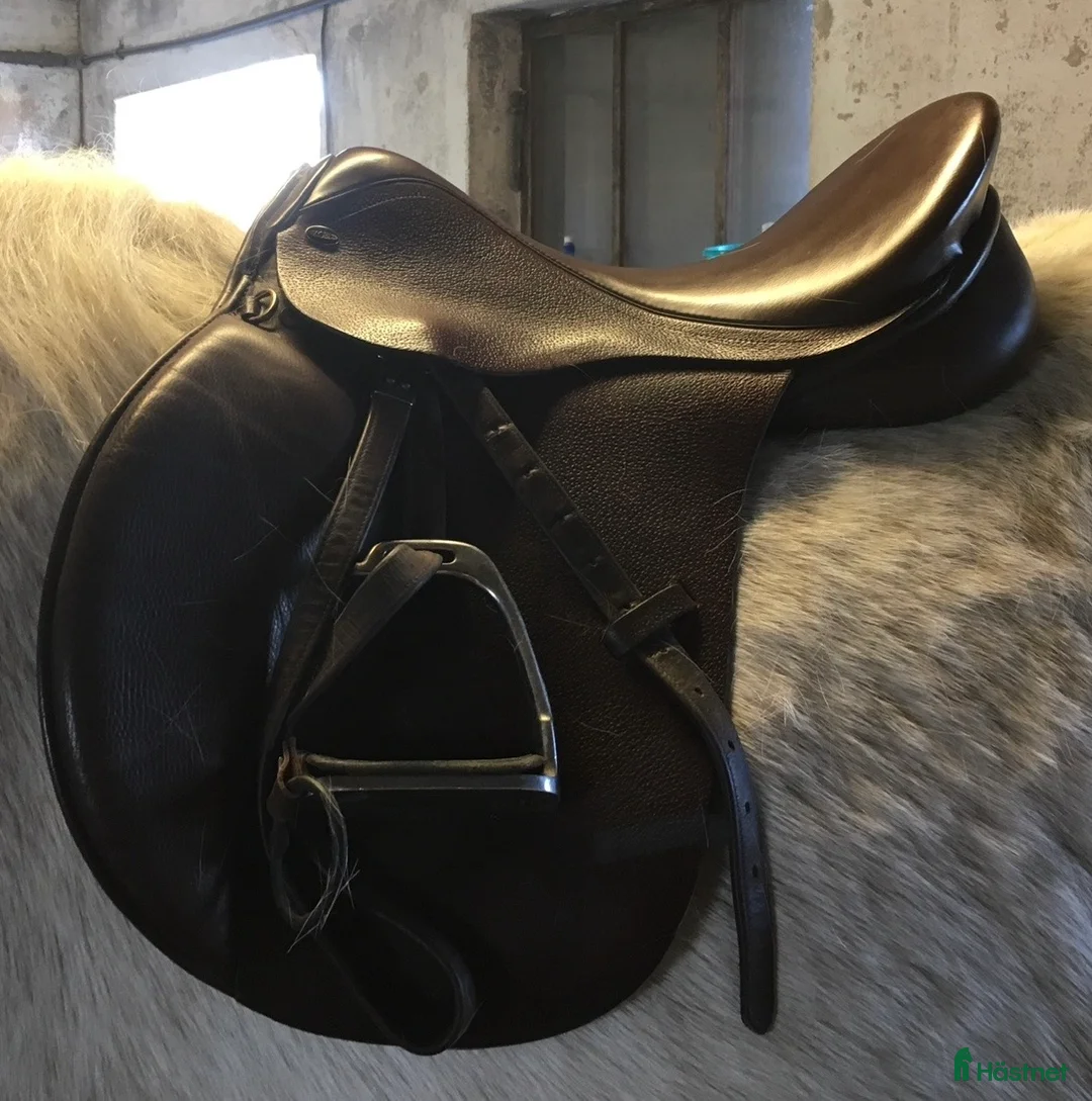 Sadlar hästutrustning till salu: Välvårdad allroundsadel i Kristianstad - Annons 1