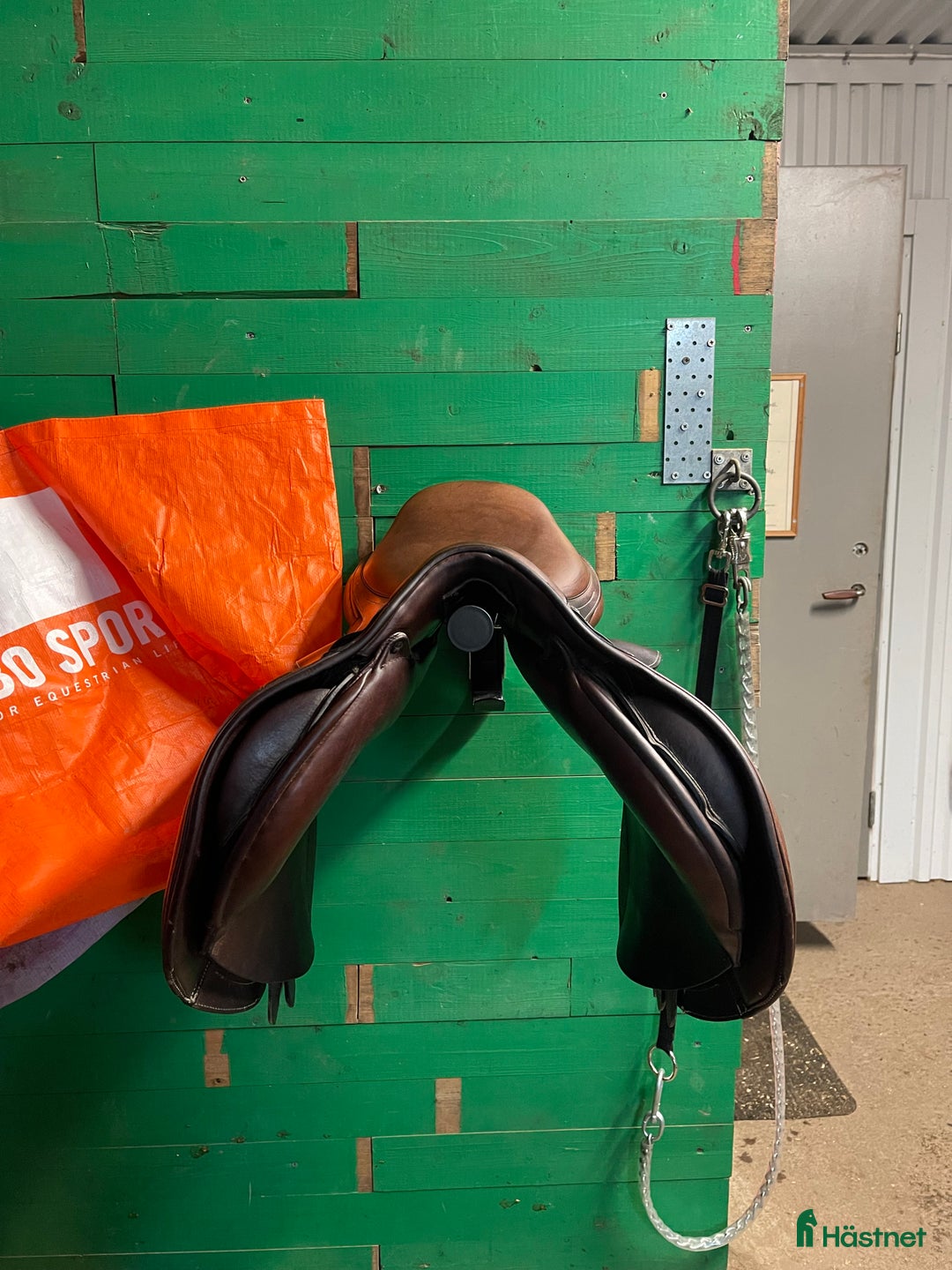 Sadlar hästutrustning till salu: Fin Santa Cruz platinum 17” i Västerås - Annons 3