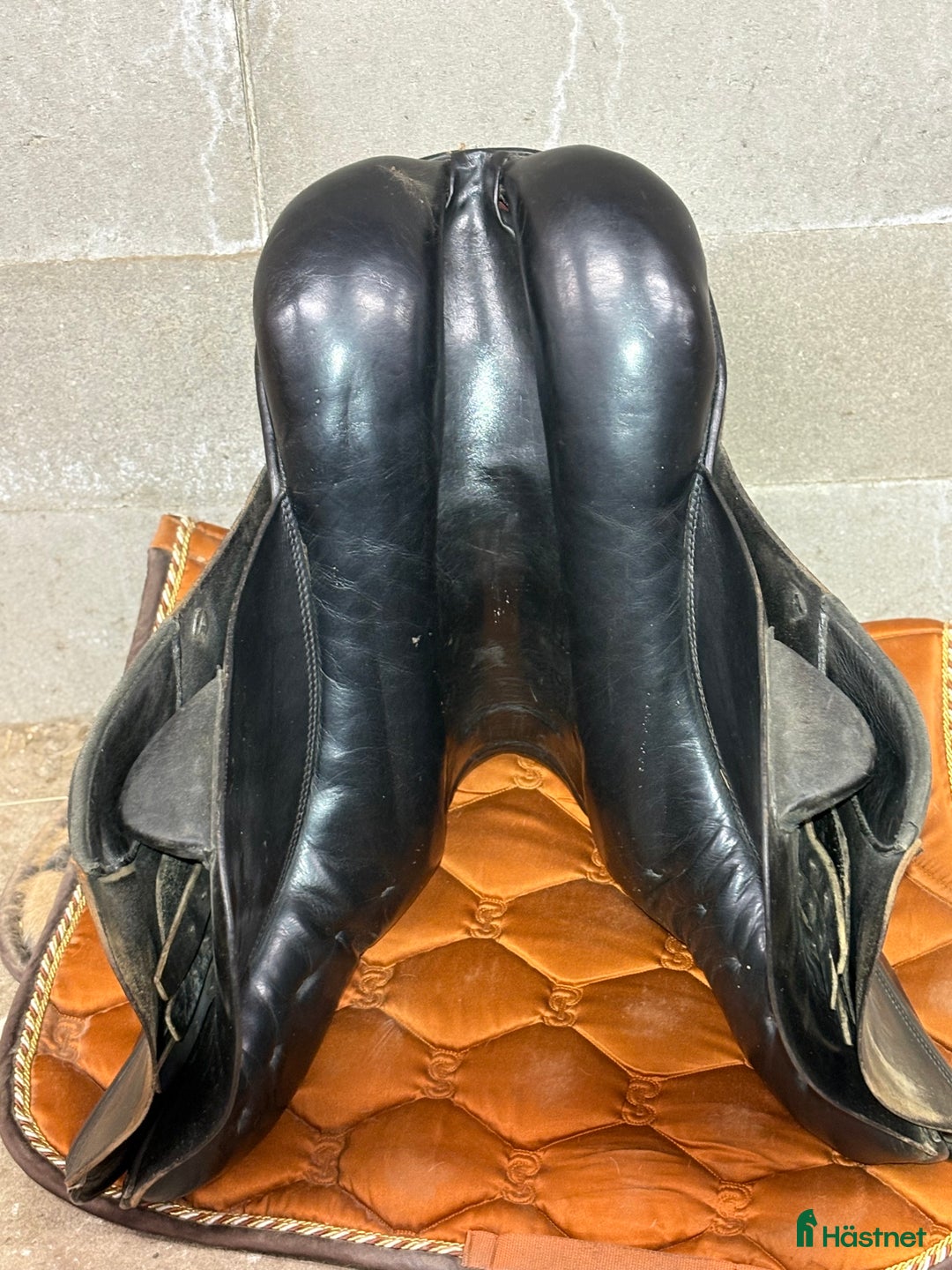 Sadlar hästutrustning till salu: Äldre Stübben sadel  i Vittsjö - Annons 4